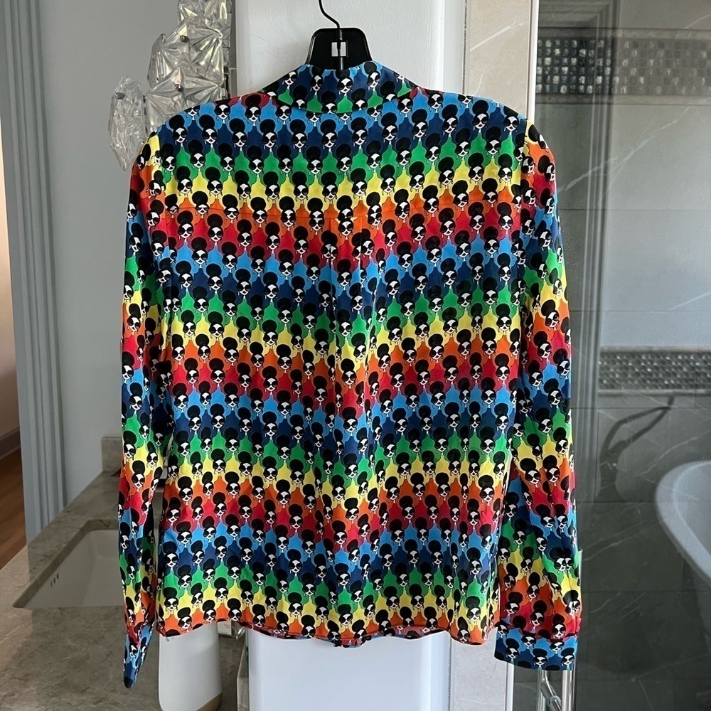 Alice + Olivia Willa Rainbow Logo Print Blouse - Picture 7 of 15